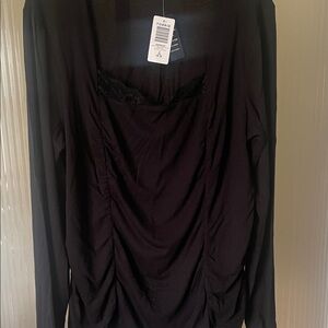 NWT- Torrid front panel top, lace detail, sweetheart neckline 2x